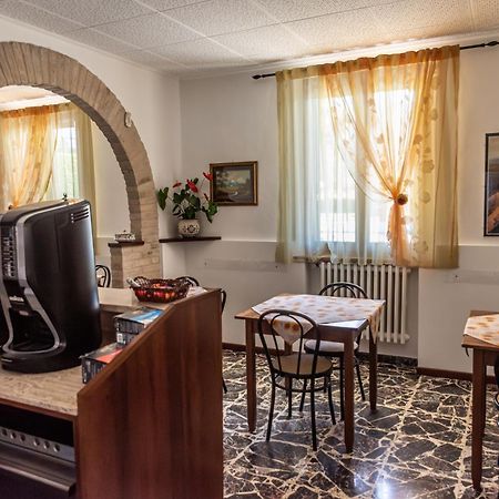 Agriturismo Il Girasole アッシジ エクステリア 写真