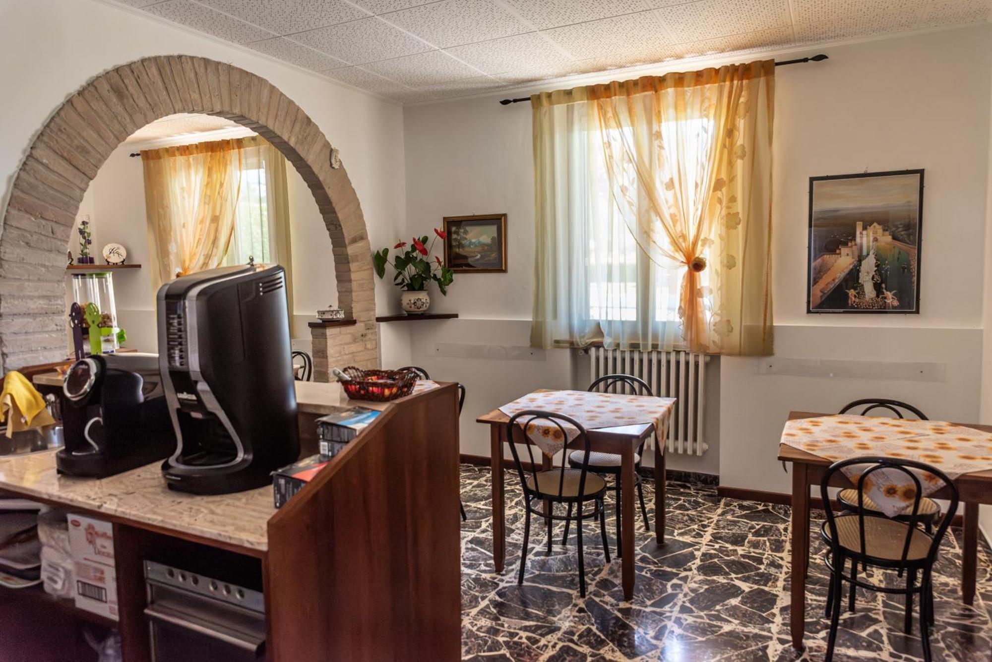 Agriturismo Il Girasole アッシジ エクステリア 写真