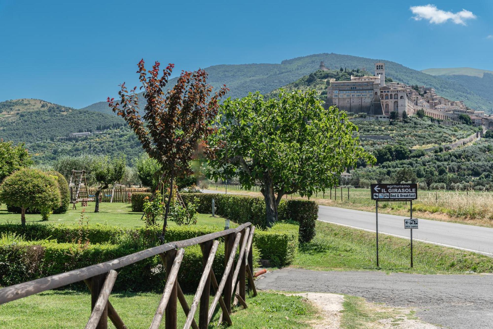 Agriturismo Il Girasole アッシジ エクステリア 写真