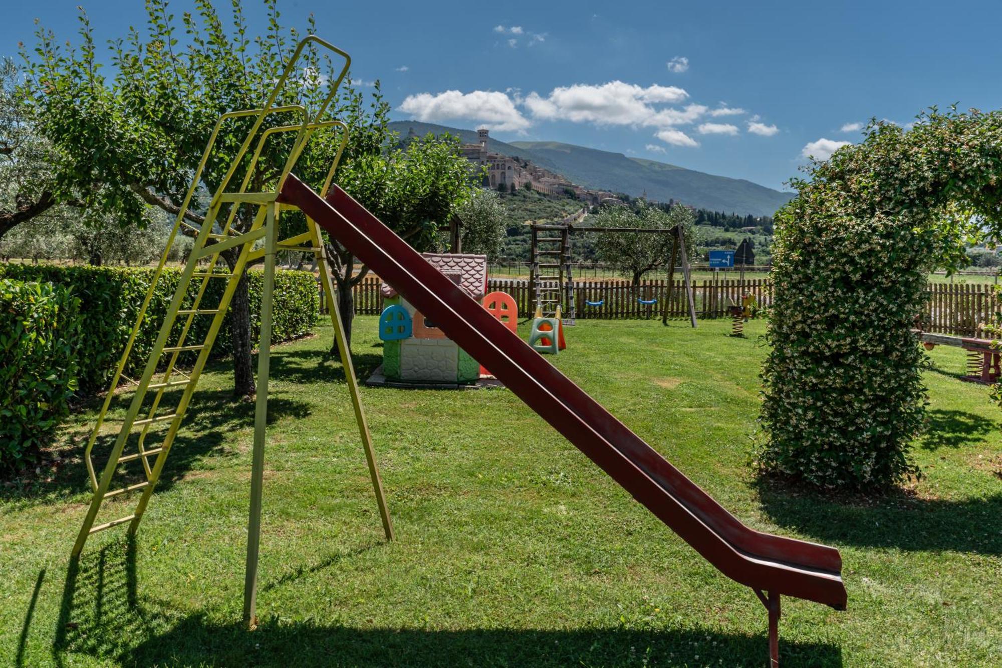 Agriturismo Il Girasole アッシジ エクステリア 写真