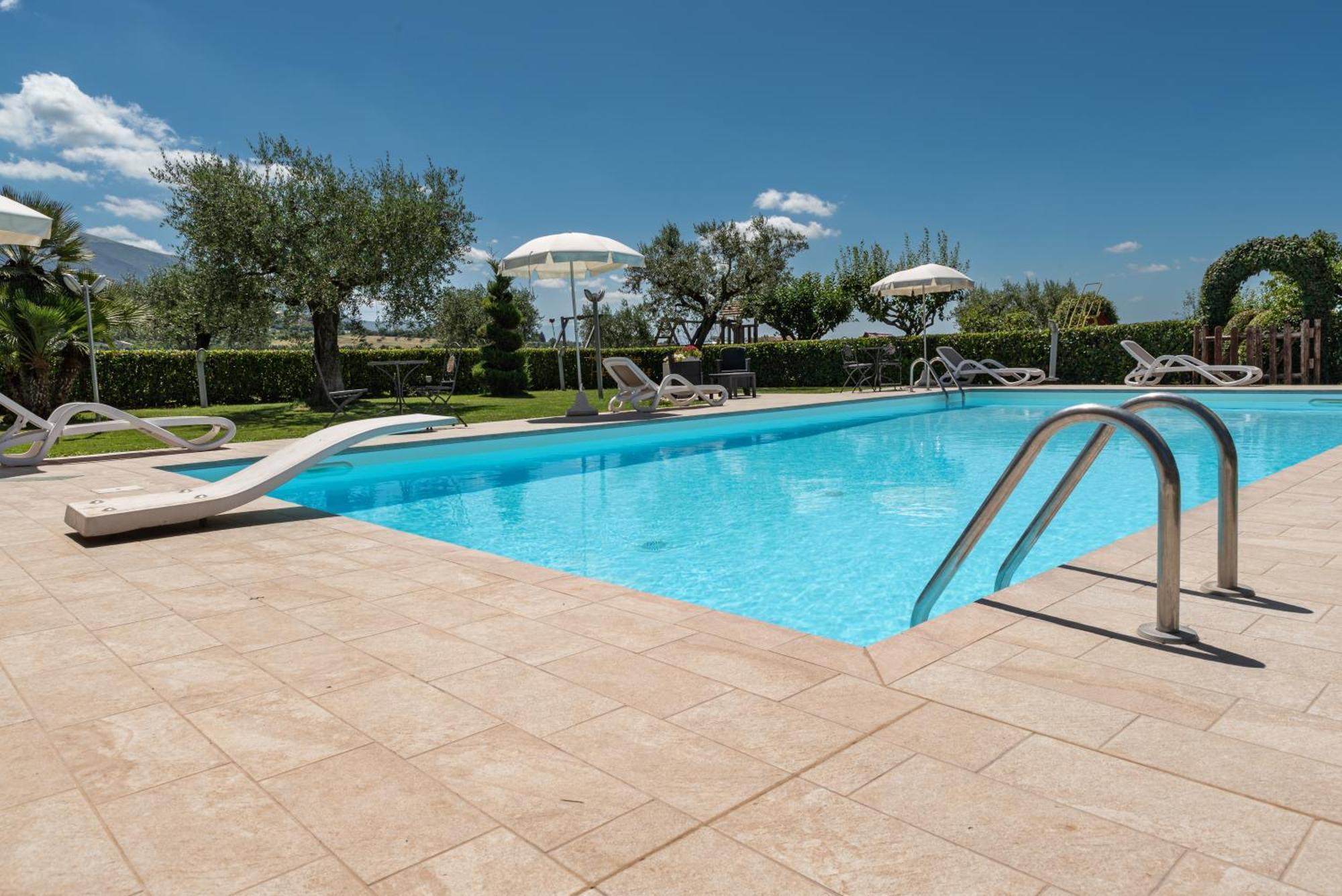 Agriturismo Il Girasole アッシジ エクステリア 写真