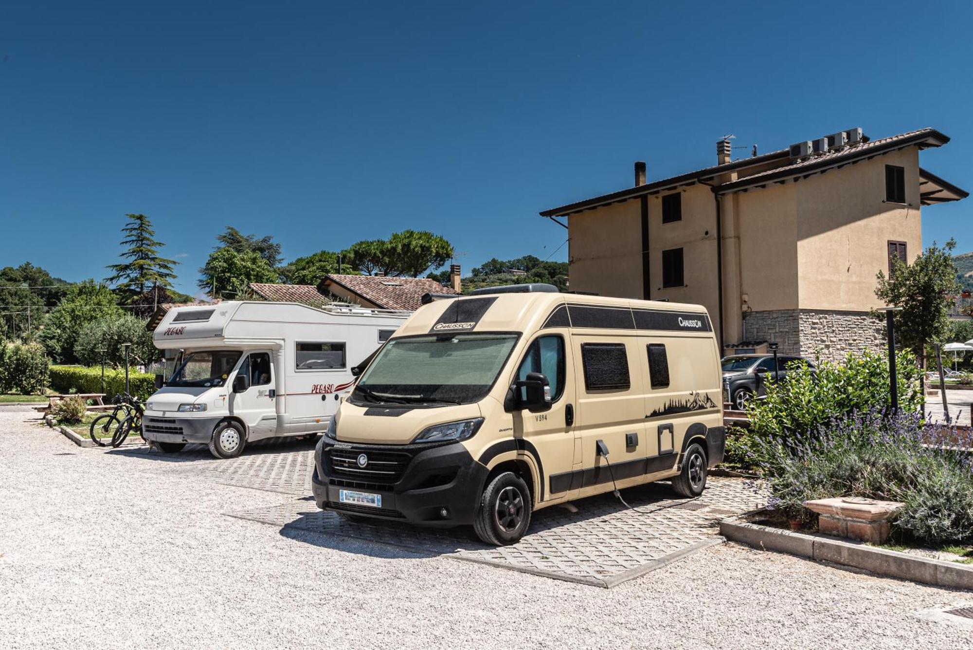 Agriturismo Il Girasole アッシジ エクステリア 写真