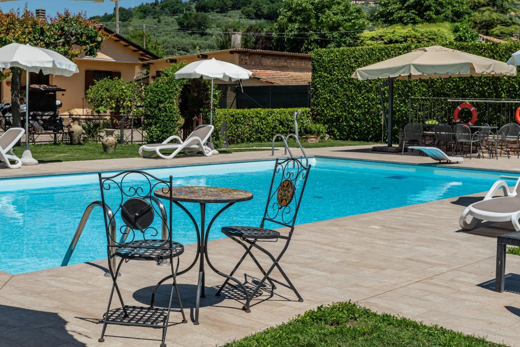 Agriturismo Il Girasole アッシジ エクステリア 写真