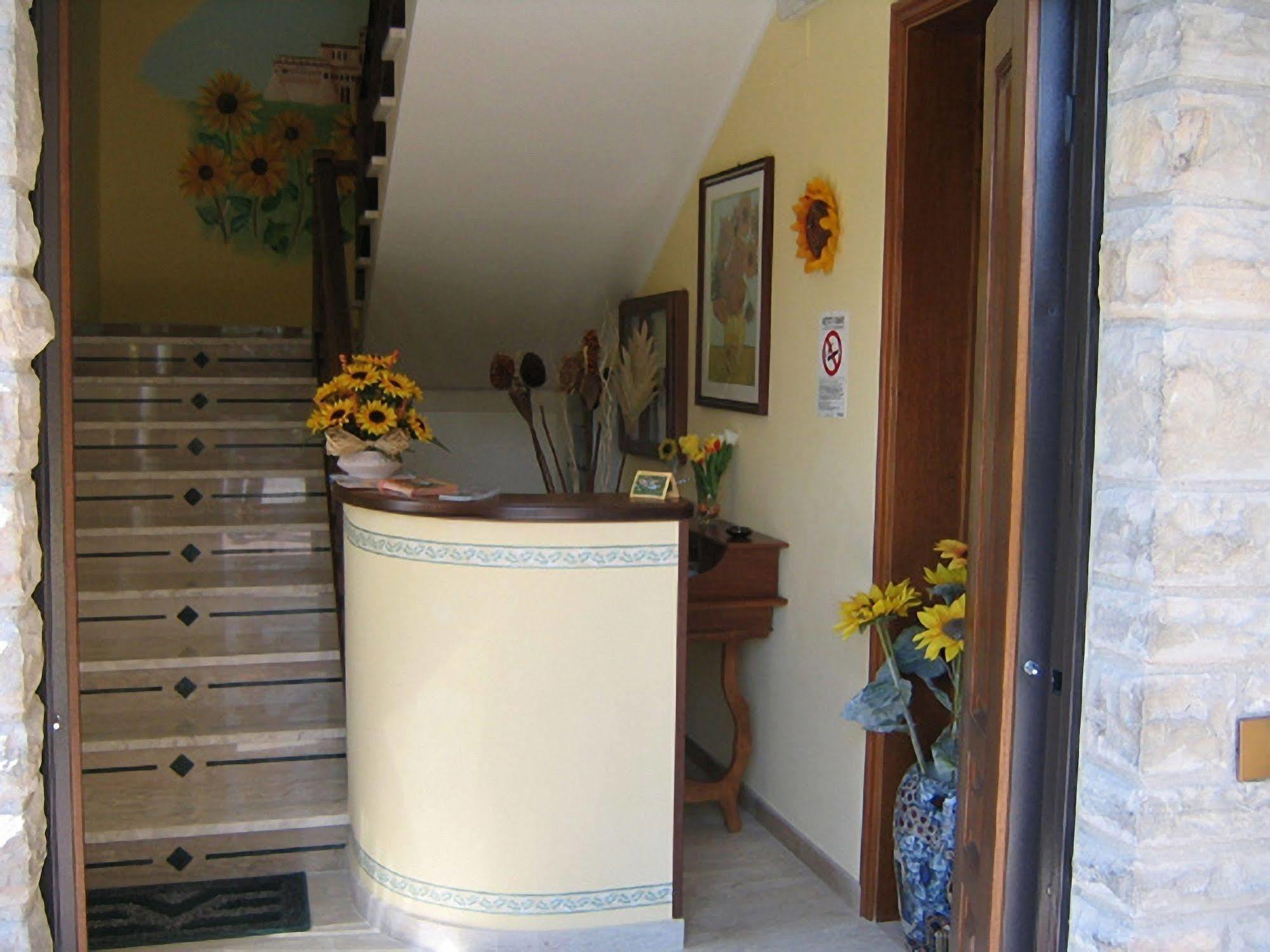 Agriturismo Il Girasole アッシジ エクステリア 写真