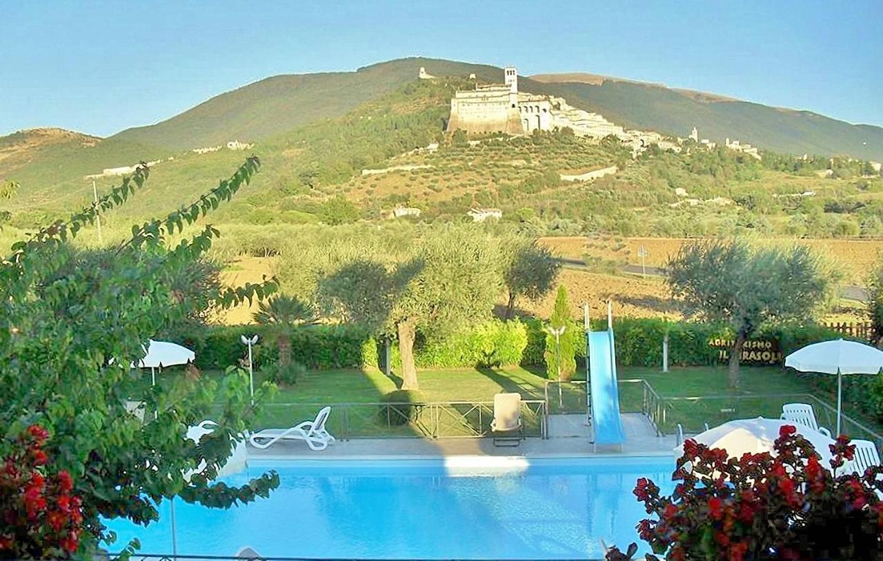 Agriturismo Il Girasole アッシジ エクステリア 写真