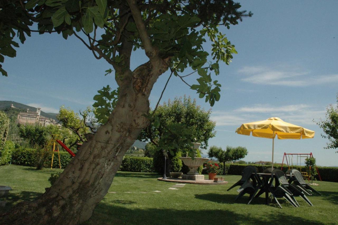 Agriturismo Il Girasole アッシジ エクステリア 写真