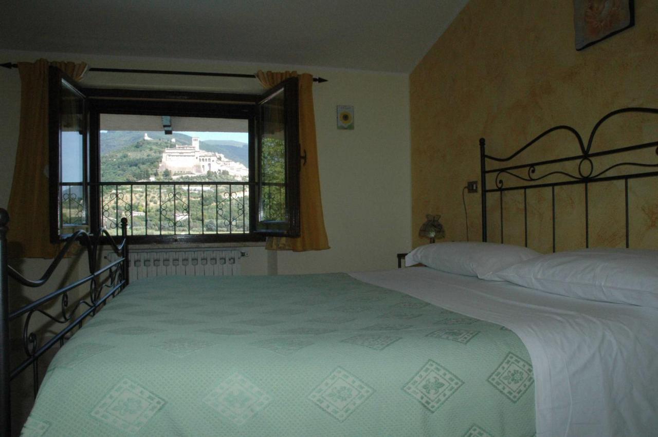 Agriturismo Il Girasole アッシジ エクステリア 写真