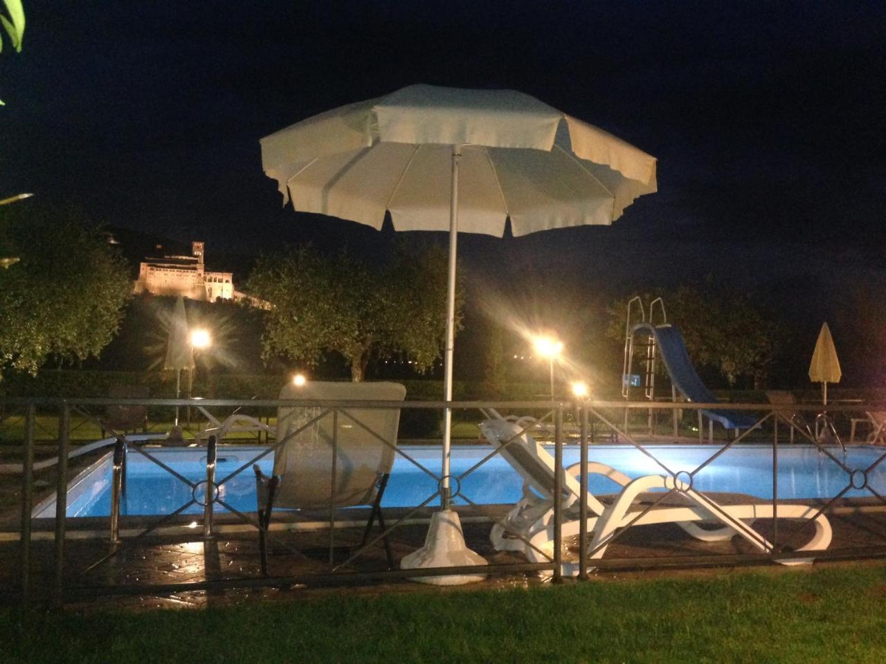 Agriturismo Il Girasole アッシジ エクステリア 写真